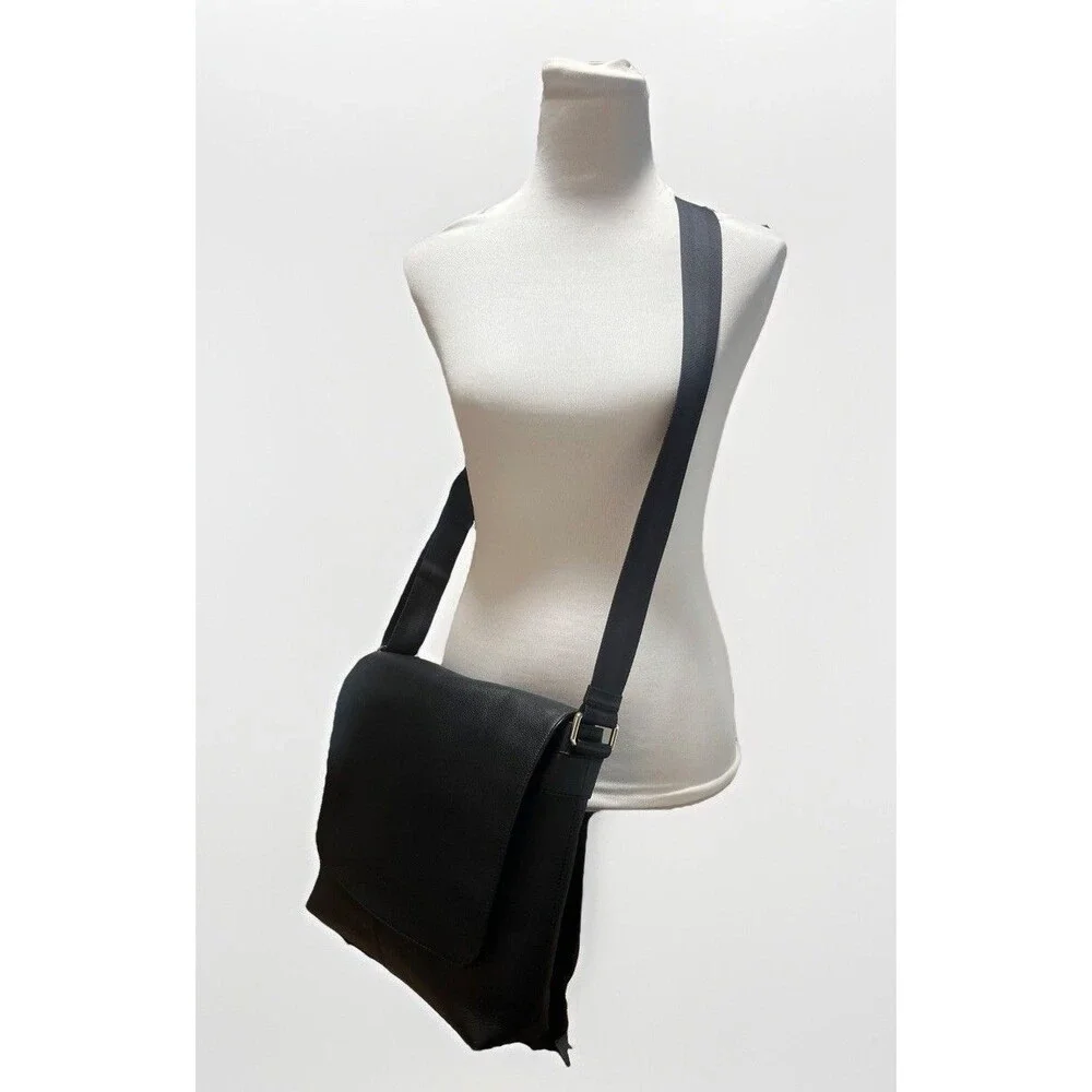 Coach Sullivan Messenger Black Pebbled Leather Crossbody Bag H1861 F29276